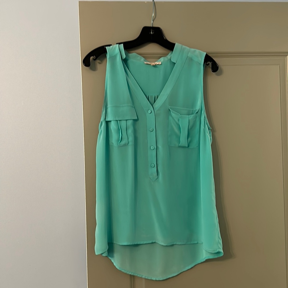 Under skies teal women’s sleeveless button down shirt with pockets size Medium